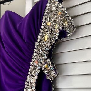 PROM/EVENING GOWN full length, 1 shoulder w/ side cut outs, padded sown-in bra